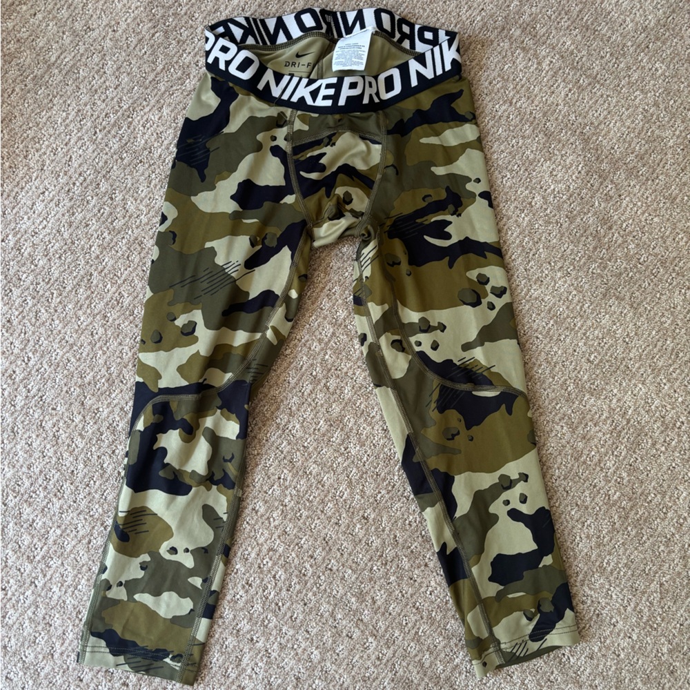 Men’s Nike camo leggings